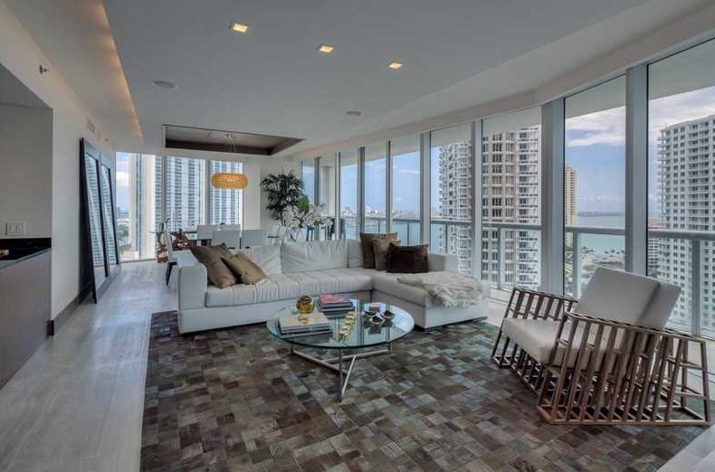 Brickell condos offer fine dining downstairs